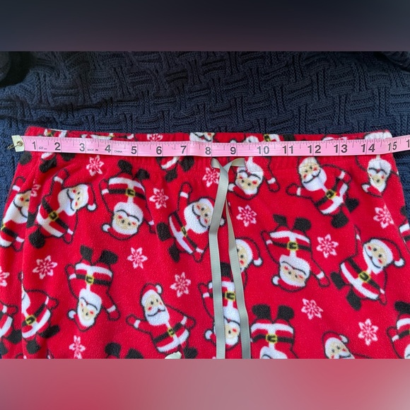 Christmas Santa Pajamas Set EUC - Picture 7 of 9